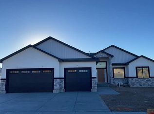 379 Fire Thorn Dr, Idaho Falls, ID 83404
