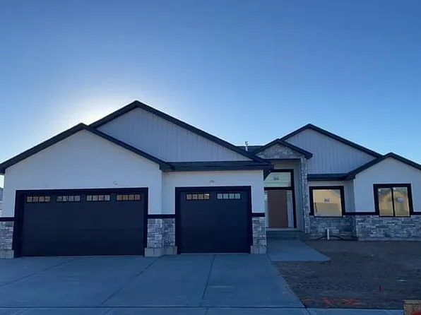379 Fire Thorn Dr, Idaho Falls, ID 83404