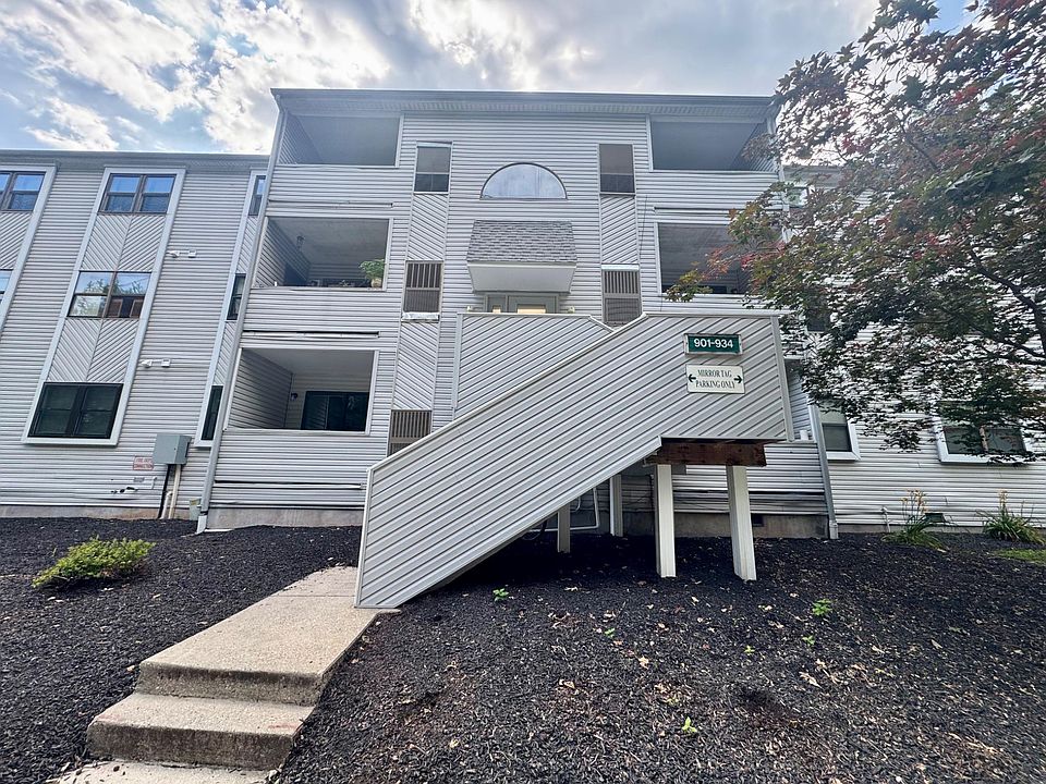 1st image of 914 Governor House Cir #94