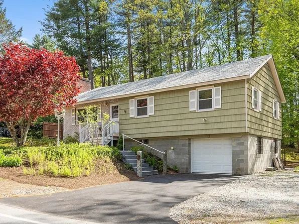 410 Dunstable Rd, Tyngsboro, MA 01879