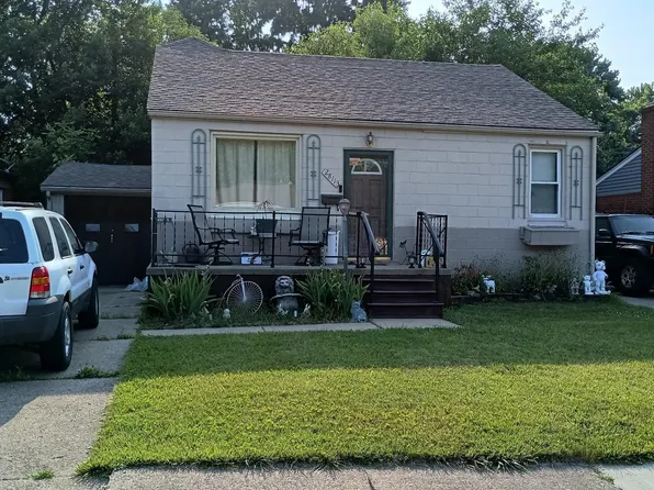 28113 Shock St, Saint Clair Shores, MI 48081