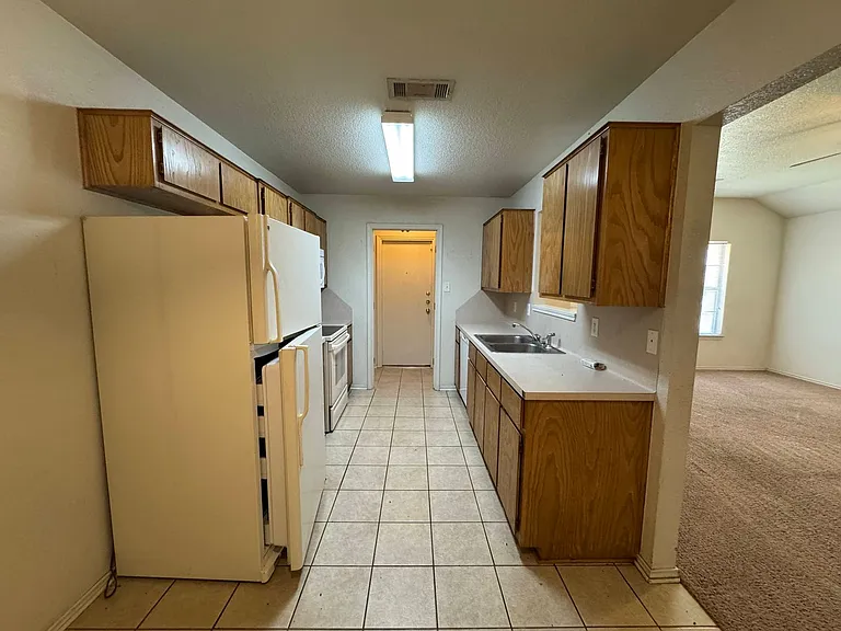 2801 Alma Dr — Photo 7