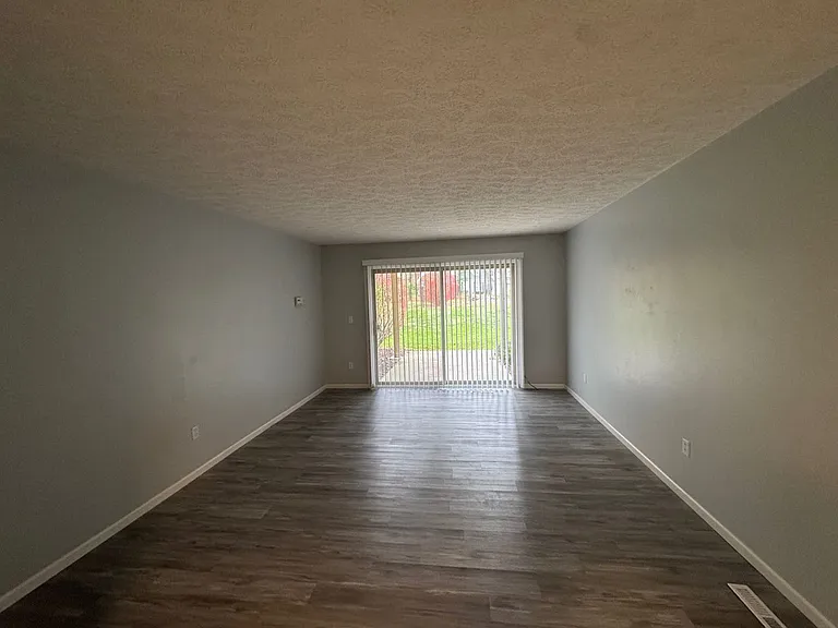 6590 Chaffee Ct — Photo 9