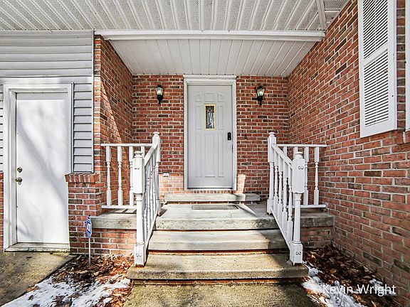 5th image of 356 N Green Creek Rd