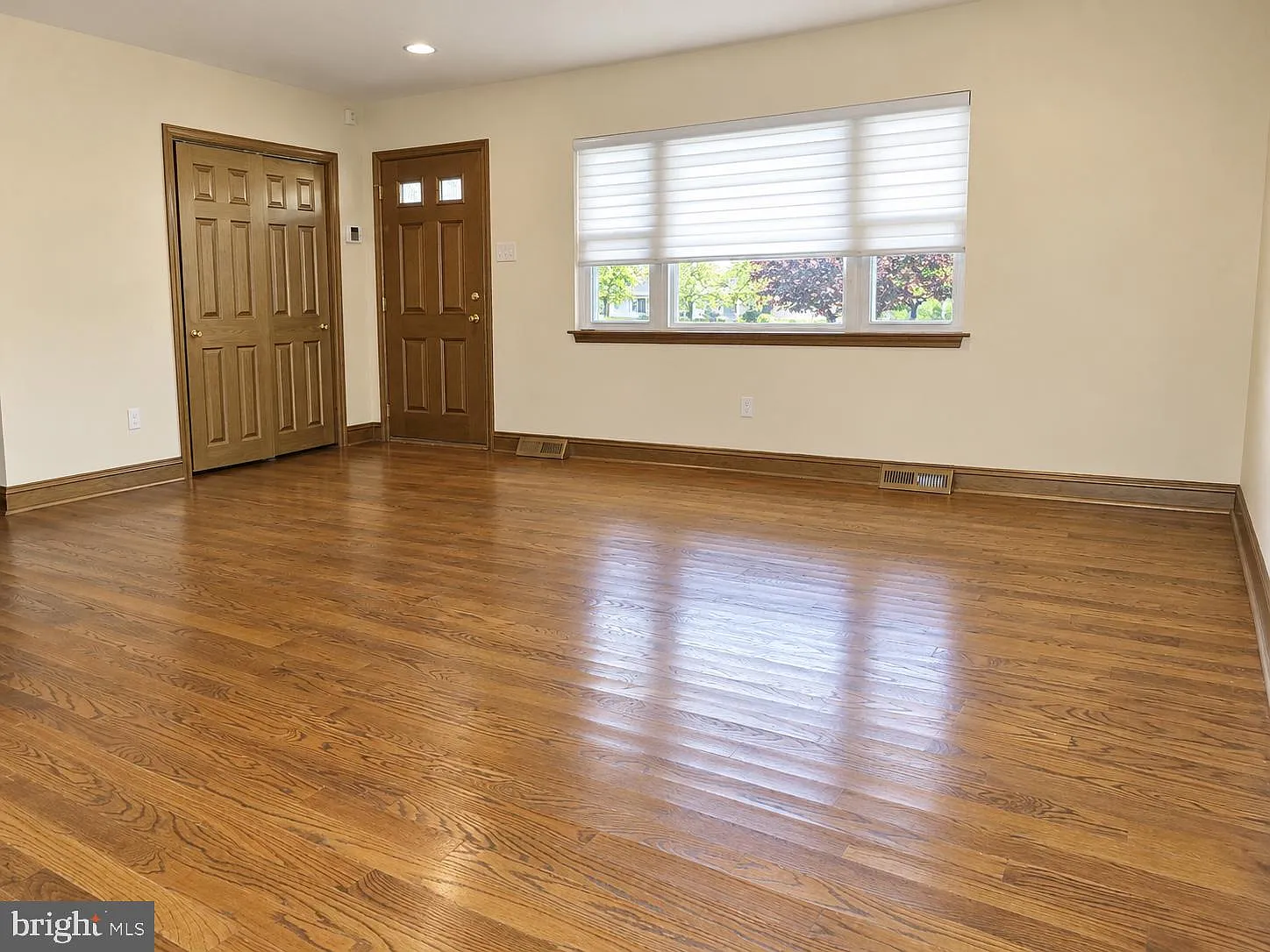 3 bed, 2.0 bath, 1654 sqft, $3,500 — Photo 4