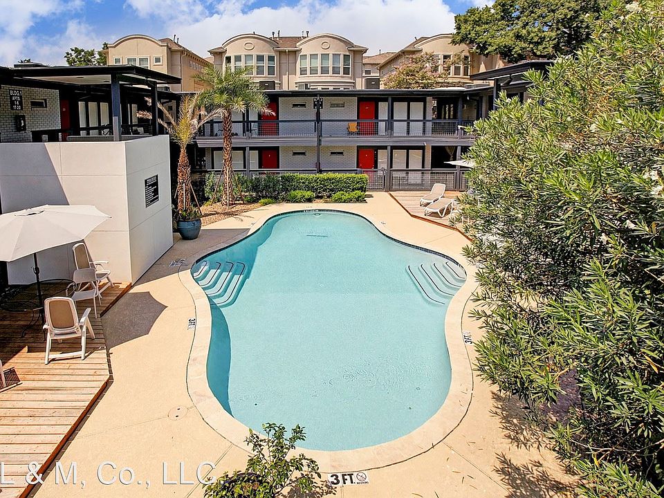 1st image of 1501 Hyde Park Blvd #8952685