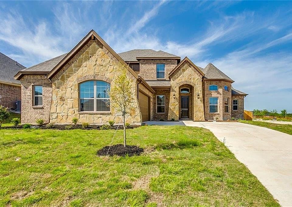 1st image of 465 Hillstone Dr
