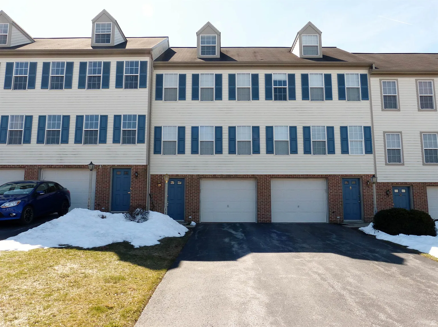 1110 Hearthridge Ln photo 1