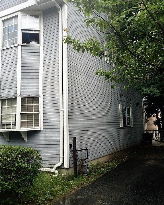 2nd image of 3 Beauford Ln #3