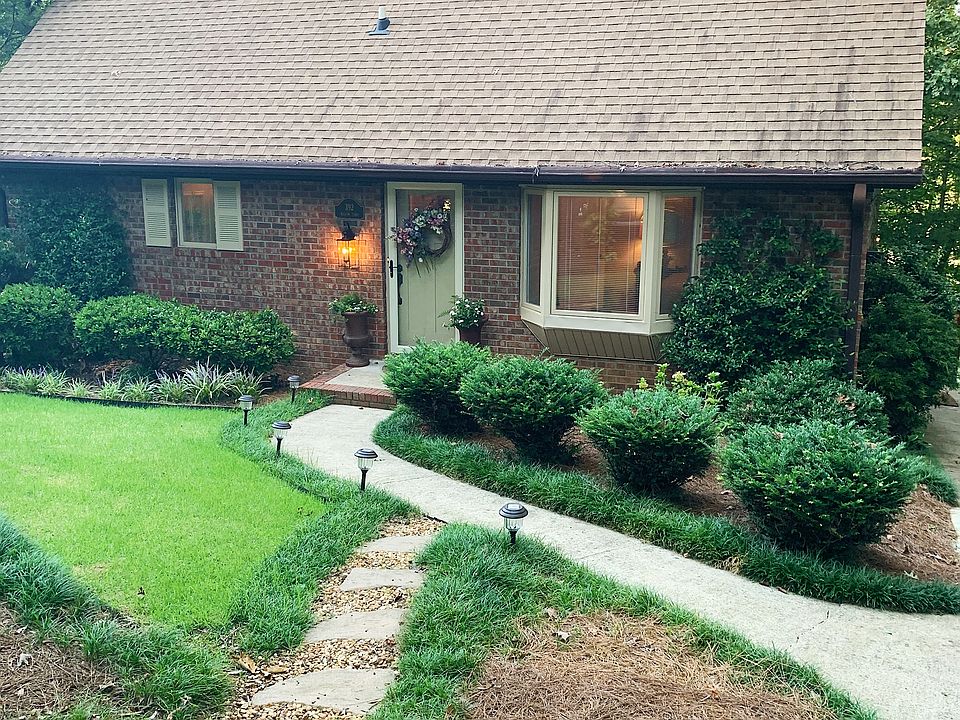 1st image of 392 Willow Ln