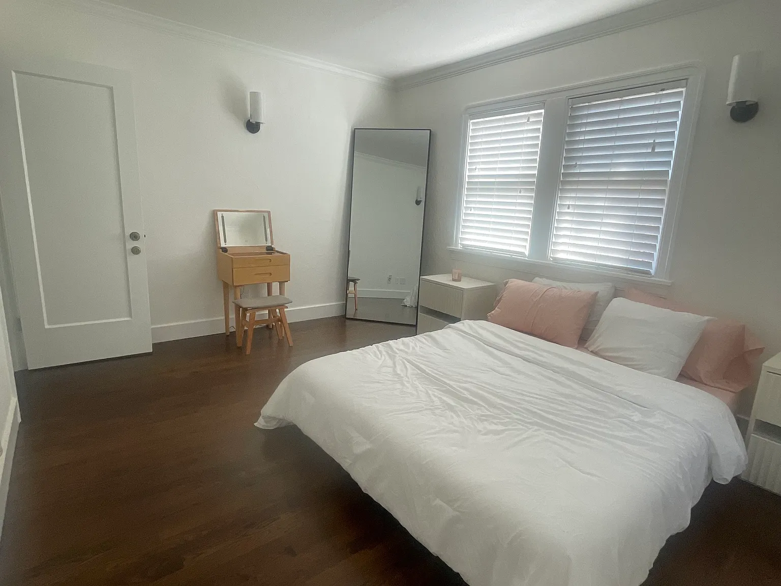 2 bed, 1.5 bath, 1367 sqft, $1,000 — Photo 2