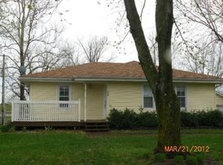 904 McVey Rd, Sedalia, MO 65301