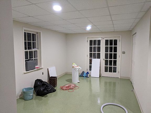 This photo shows the apartment as it was being finished. New photos are coming.