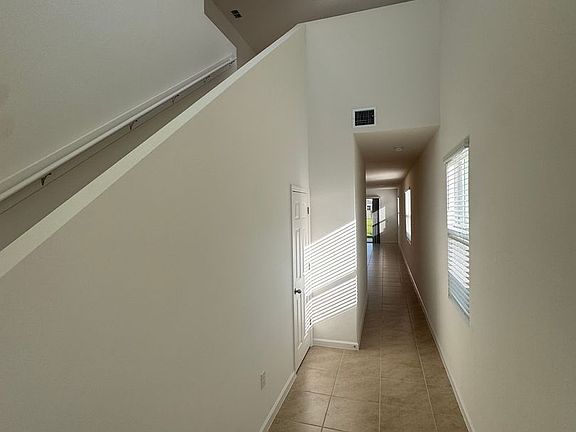 4th image of 1041 Canfield Cir SE