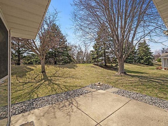 4th image of 8569 Telford Ln N