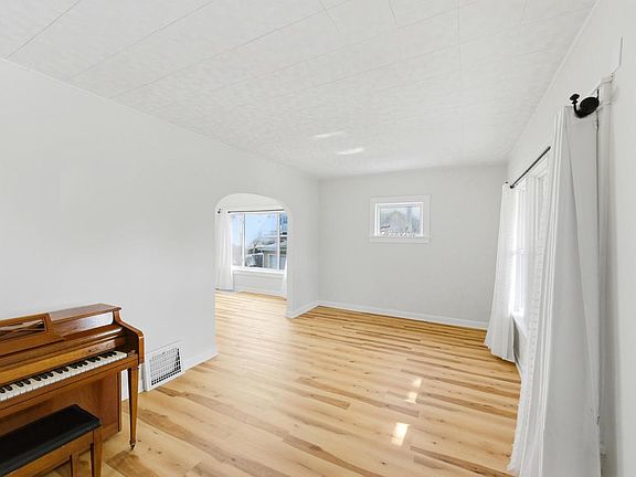 2nd image of 1514 S 36th STREET