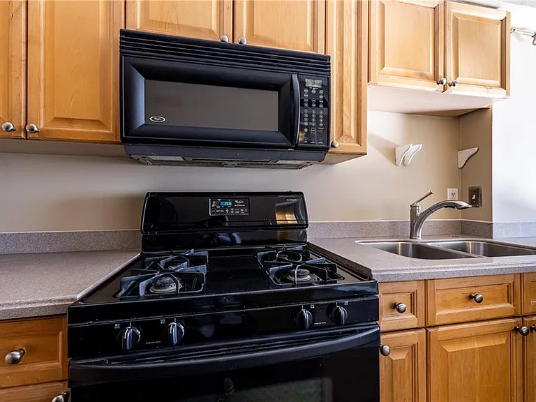 2479 Peachtree Rd NE #1010 — Photo 8