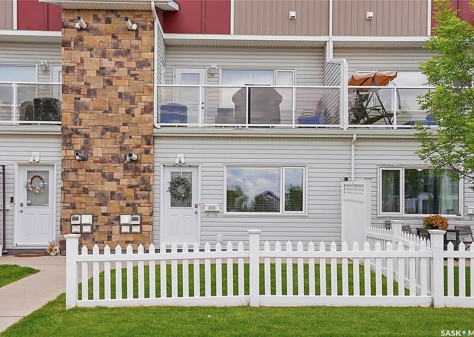 1st image of UNIT 409-225 Hassard CLOSE
