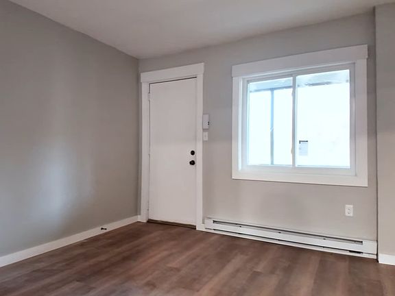 Entry/Dining area