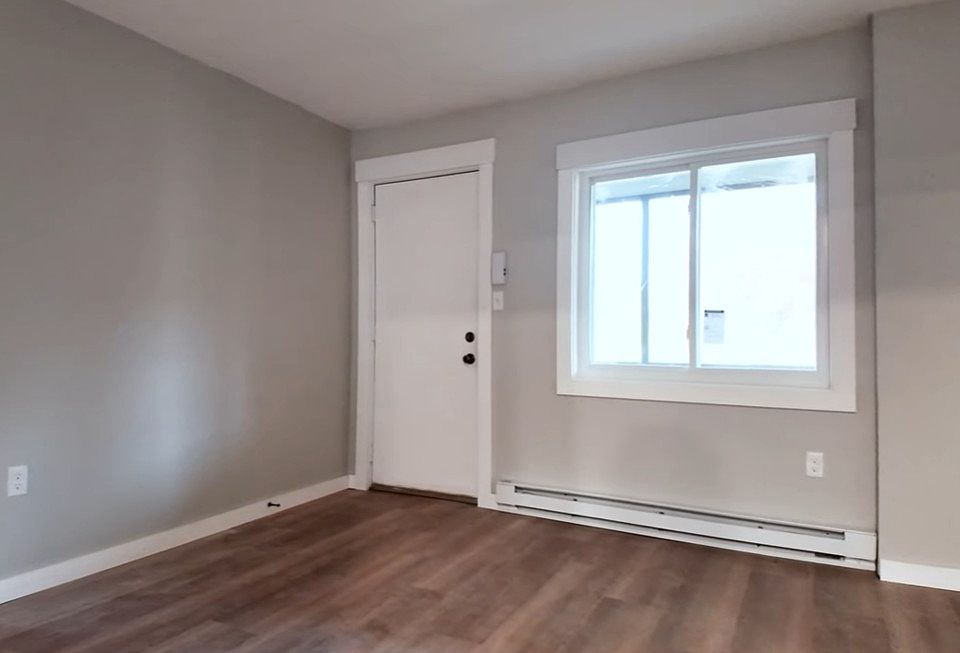 Entry/Dining area