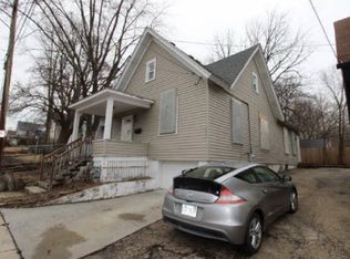 261 N Gifford St, Elgin, IL 60120