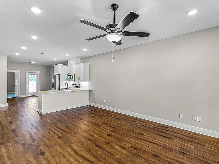 78 Village Dr #A — Photo 2
