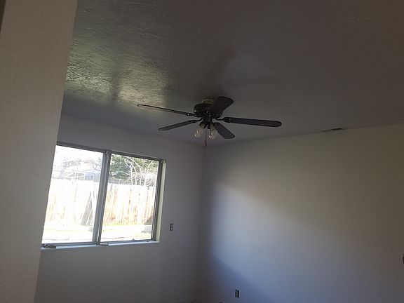 5th image of 1988 N 180 W