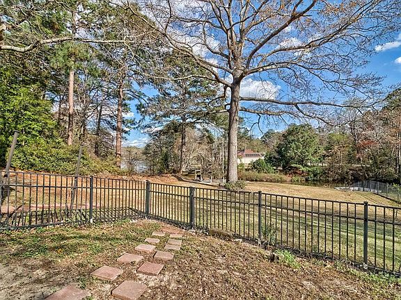 5th image of 329 Deer Run Rd
