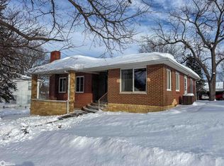 321 1st St NW, Hampton, IA 50441