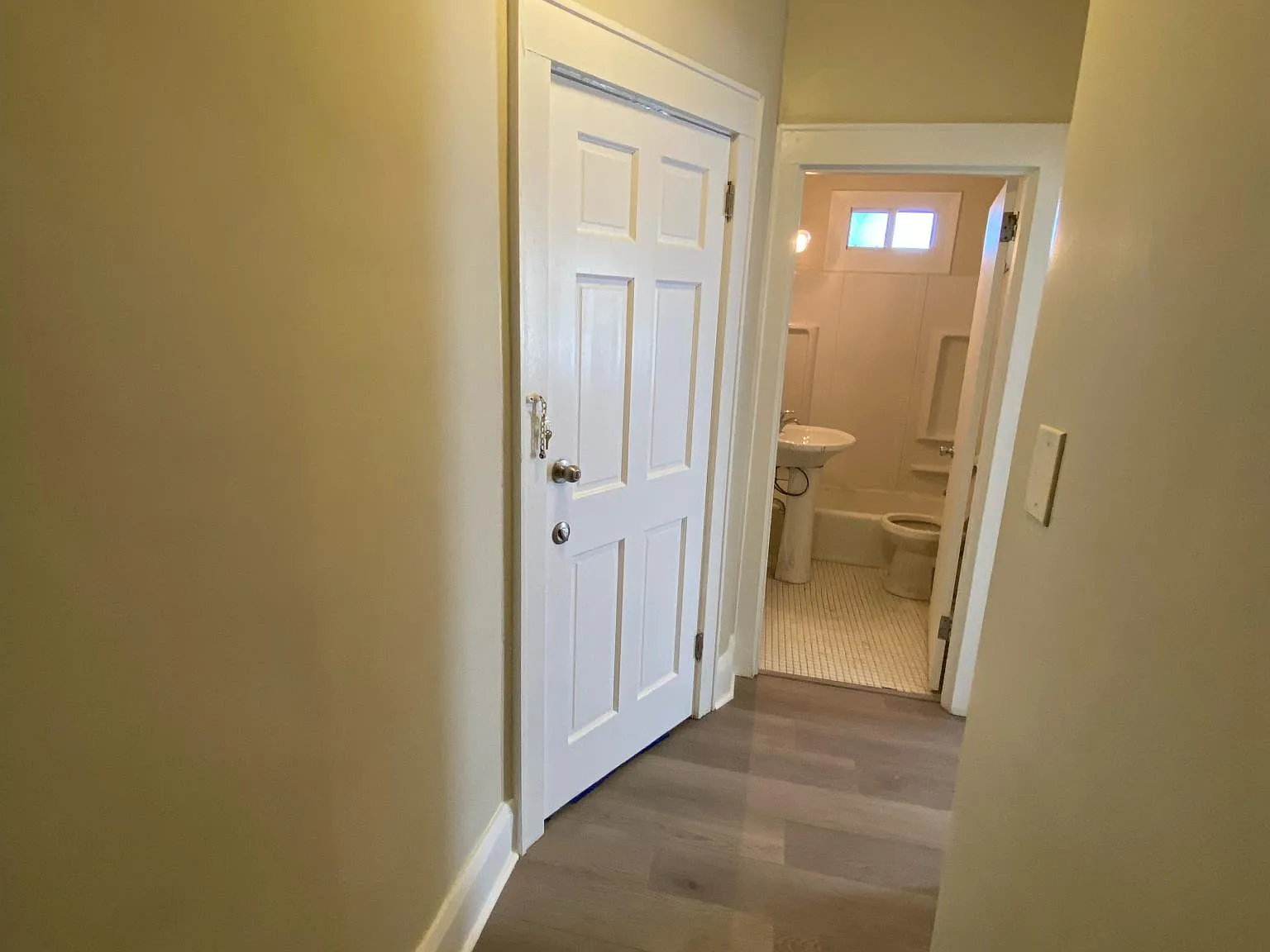 2 bed, 1000 sqft, $1,200 — Photo 2
