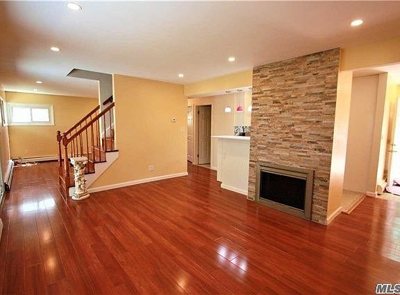 3rd image of 15 Arcadia Ln