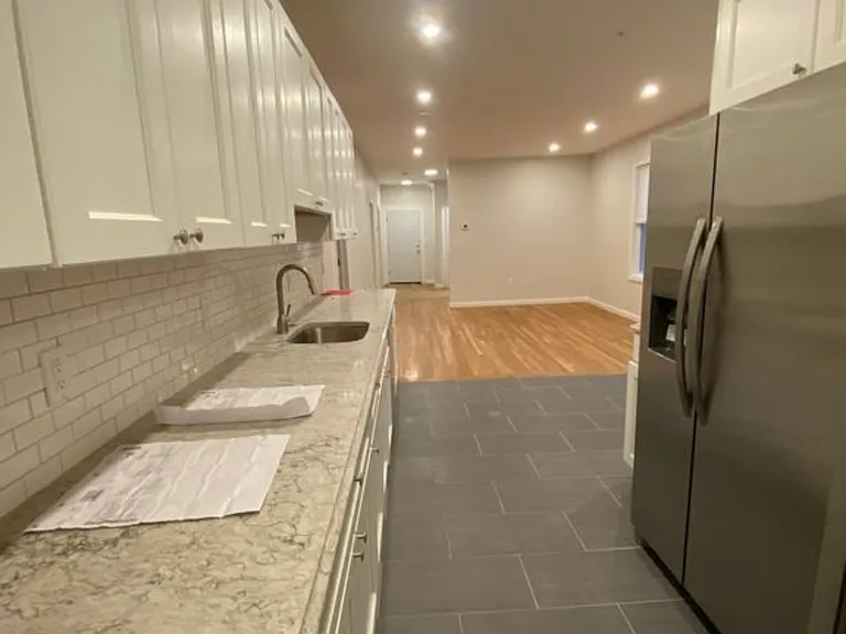 9 Adams Ter #1 — Photo 2