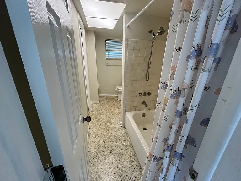 2301 Bay Blvd #2 — Photo 14
