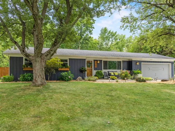 4910 Ione Dr, Fort Wayne, IN 46835