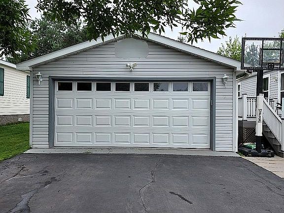 3rd image of 31 Kalmia Dr