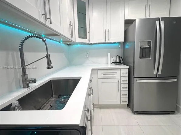 7300 NW 17th St APT 412, Fort Lauderdale, FL 33313