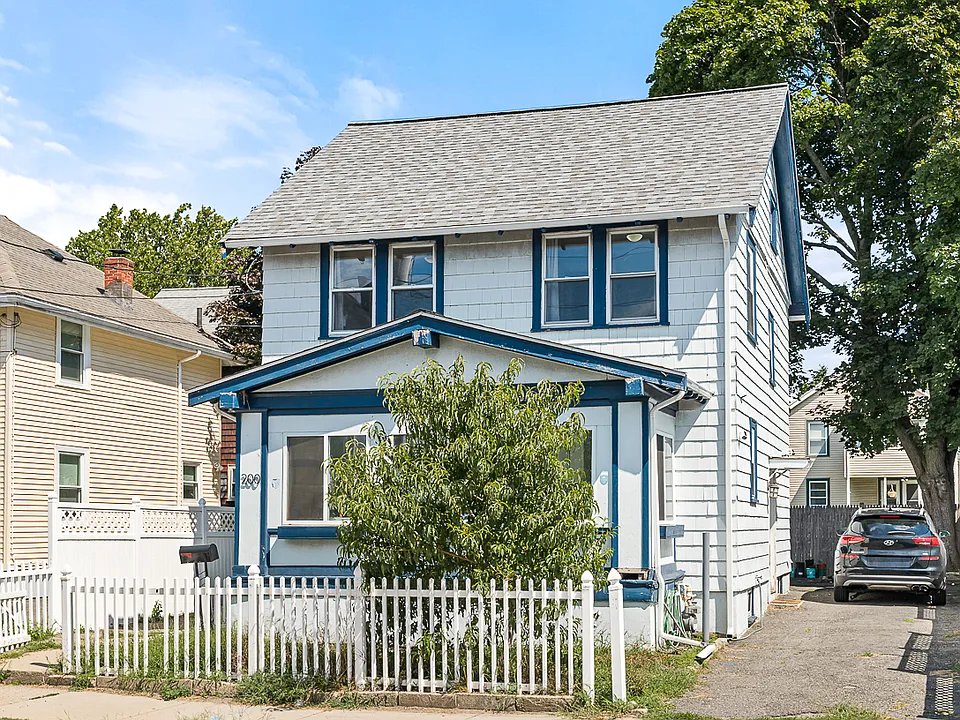 200 Riverside Ave