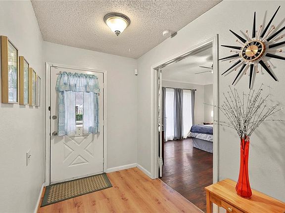 5th image of 317 Chancellorsville Dr