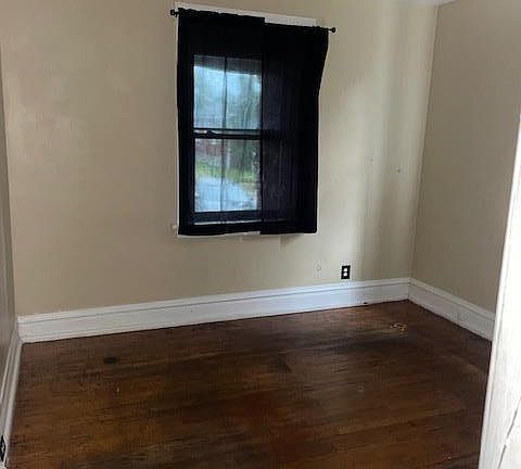 5th image of 5939 Park Ln