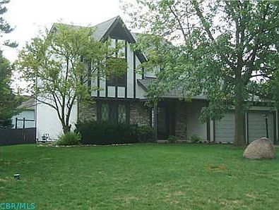 5th image of 12244 Woodsfield Cir E