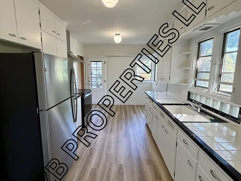 3101 N 49th Ave — Photo 9