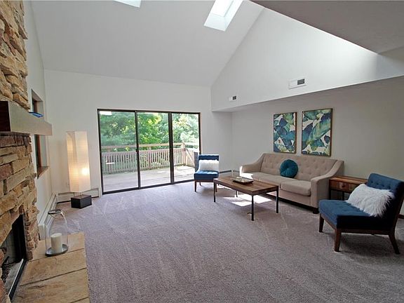 4th image of 602 Meredith Ln