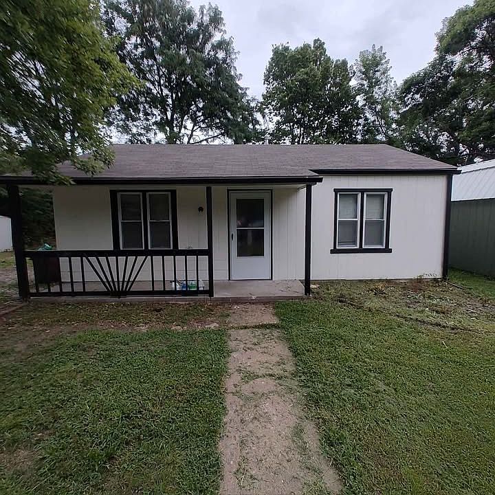 1st image of 2404 SW Eveningside Dr