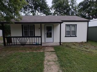2404 SW Eveningside Dr, Topeka, KS 66614