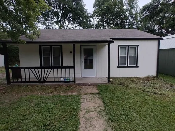 2404 SW Eveningside Dr, Topeka, KS 66614