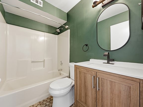 5th image of 118 Woodlake Dr #118