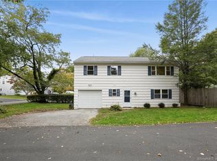 15 Woodbine St, Norwalk, CT 06853