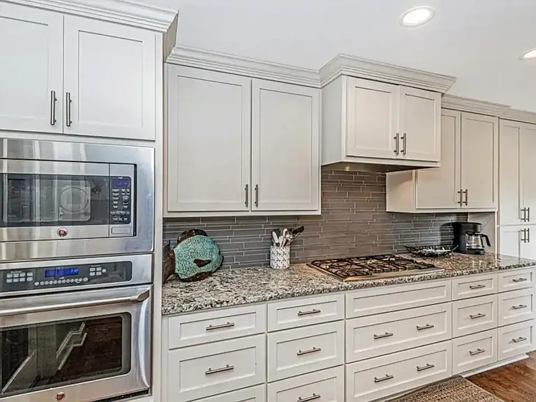 806 Carolina Blvd — Photo 10