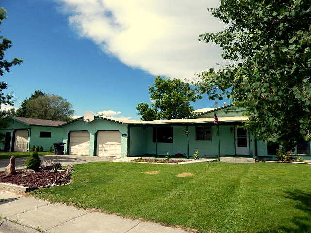 1st image of 3615 E Geneva Dr