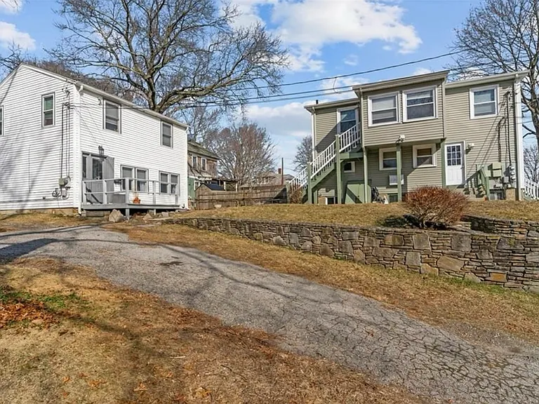 21 Plymouth St — Photo 10